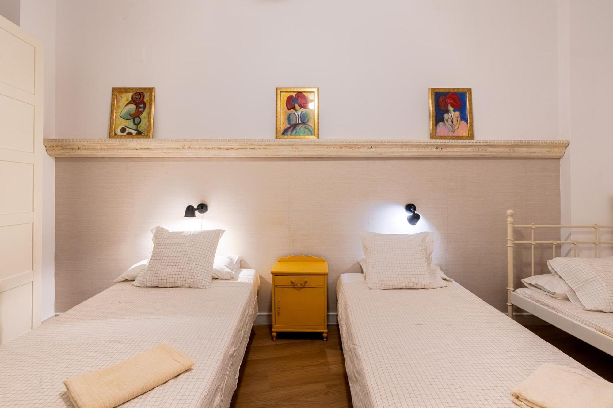 House Sevillana Parking Екстериор снимка