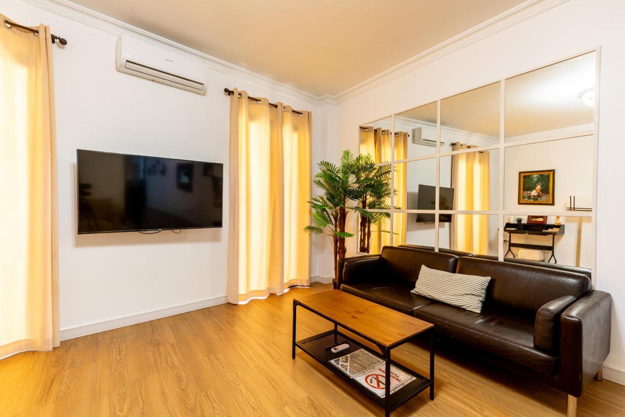 House Sevillana Parking Екстериор снимка