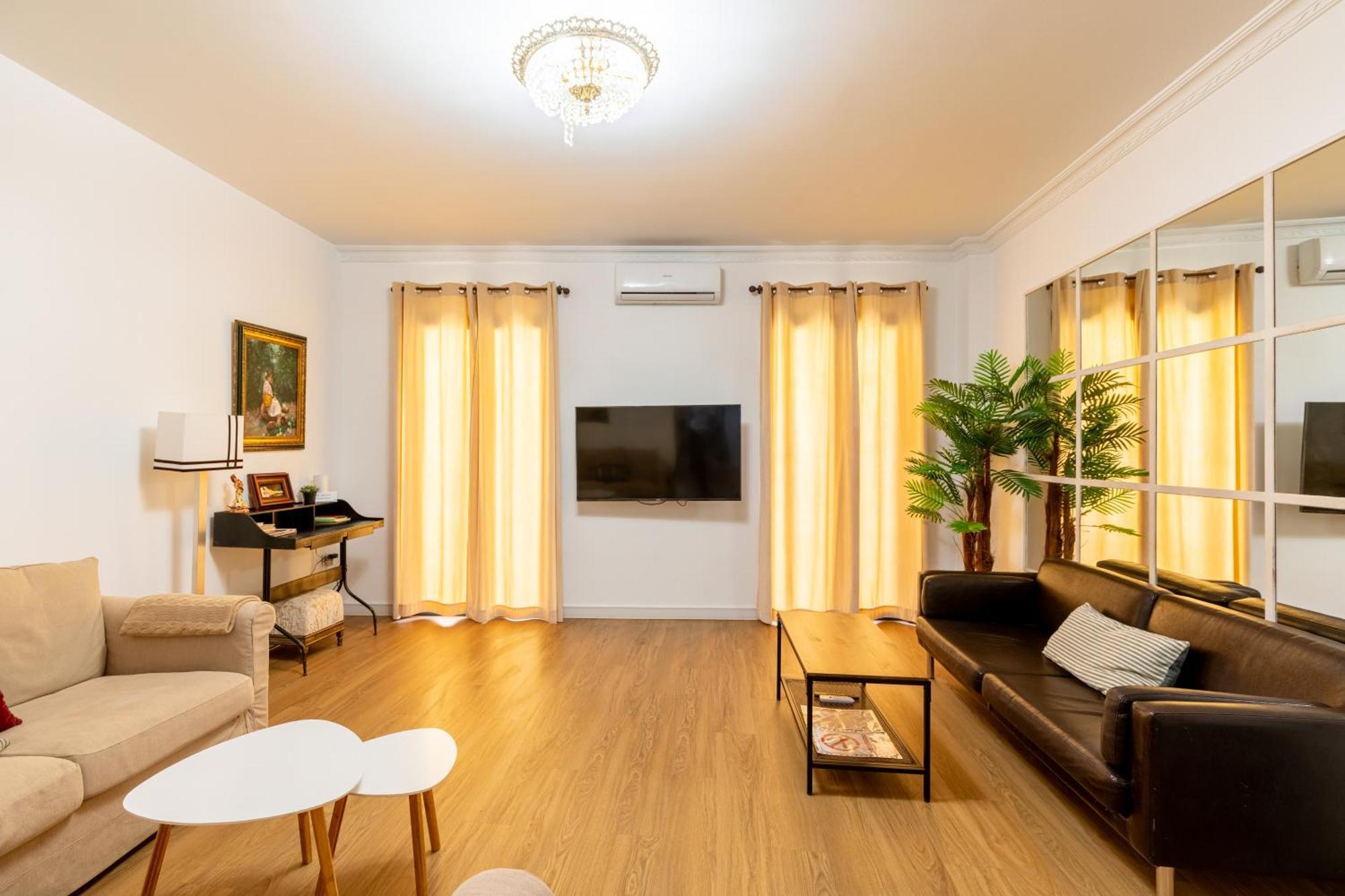 House Sevillana Parking Екстериор снимка