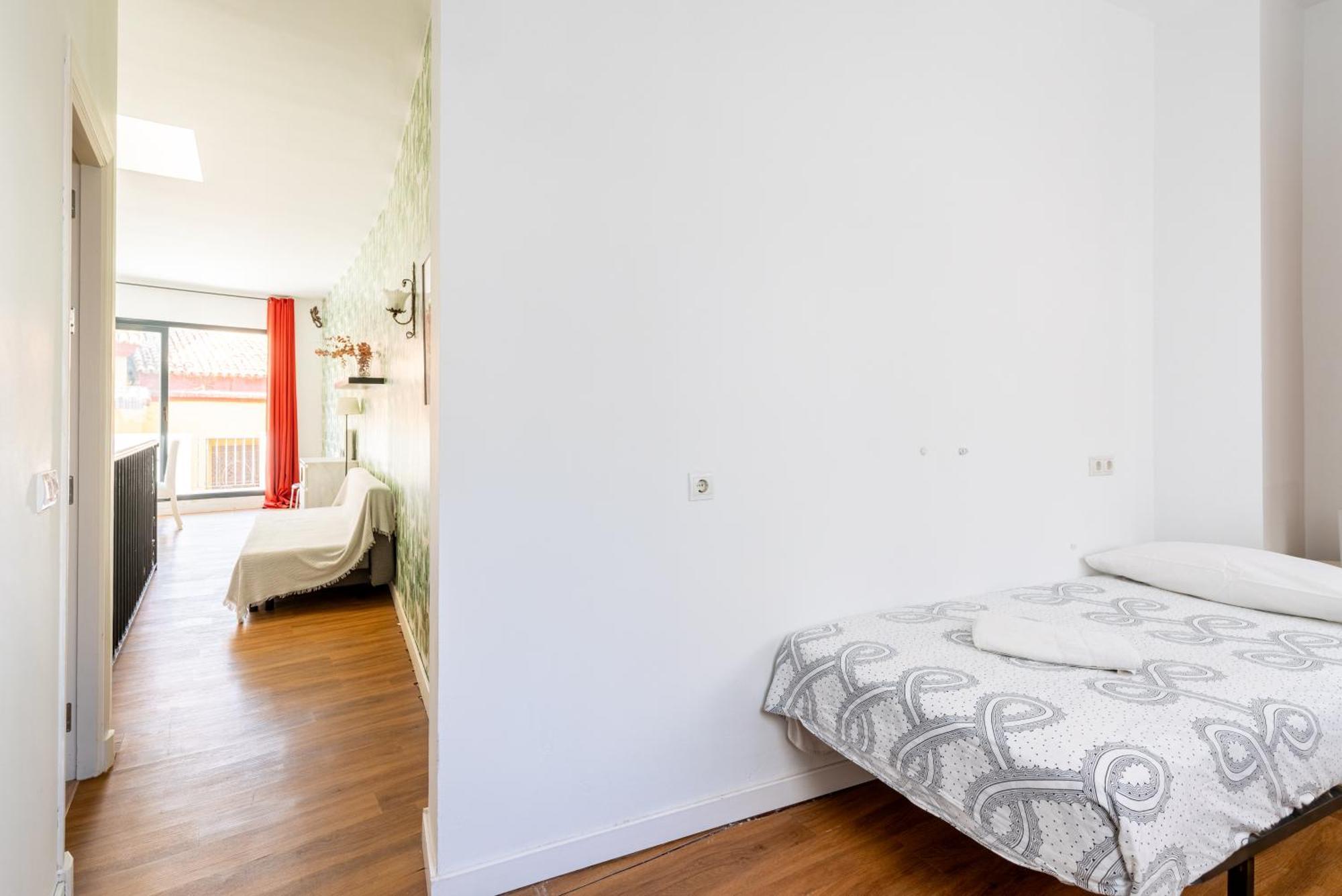 House Sevillana Parking Екстериор снимка