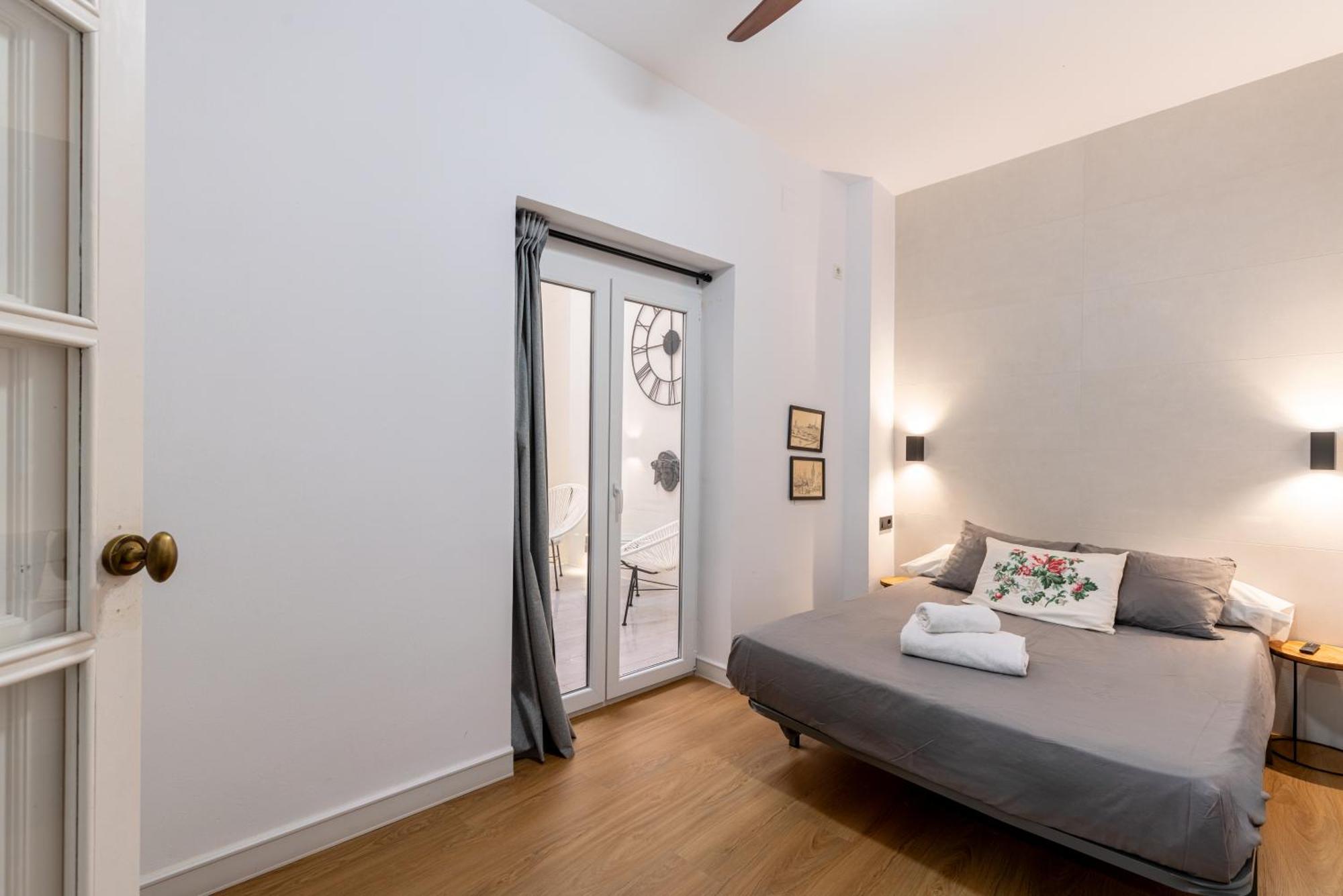 House Sevillana Parking Екстериор снимка